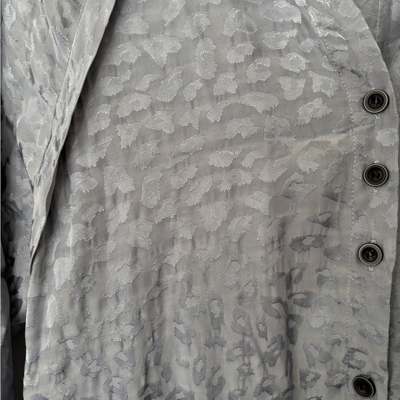 Light Gray Textured Button-Front Blouse - Picture 2 of 6